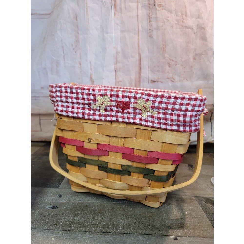Picnic basket plaid gingerbread men heart Xmas decor‎